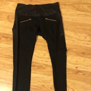 ADAY Throw and roll leggings black size medium